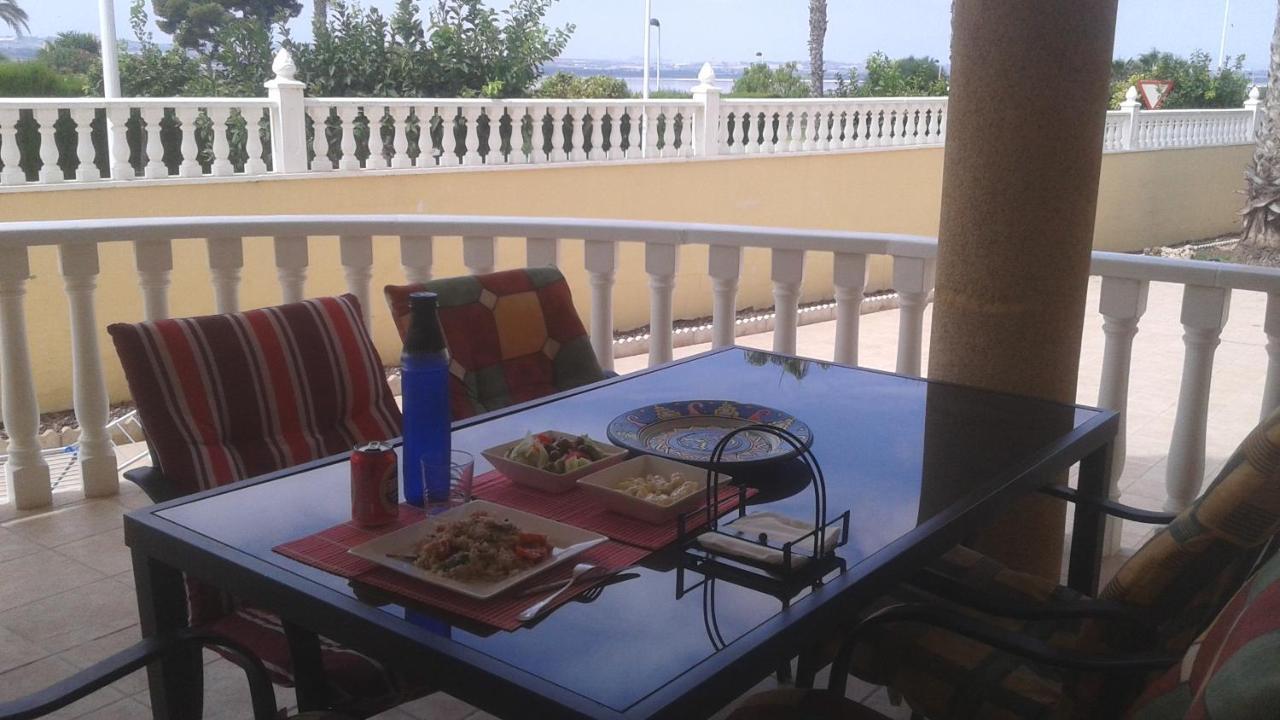 Casa Frente Al Rosa Allotjament i esmorzar Torrevieja